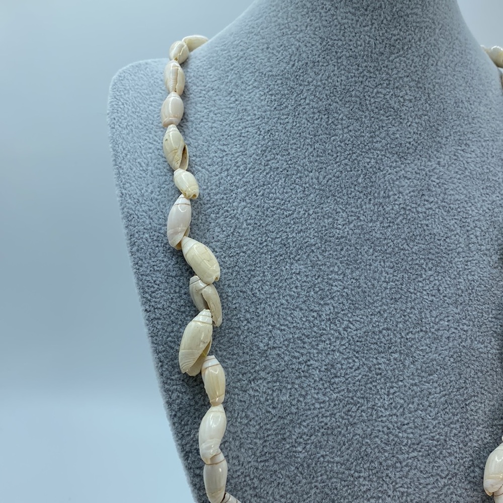 Seashell Necklace - Picture 3 of 7